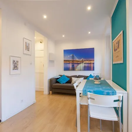 아파트 Lov'alfama, At In *