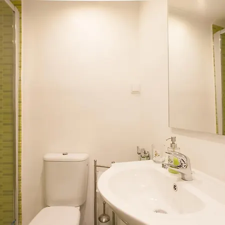 Lov'alfama, At In * Lisbona