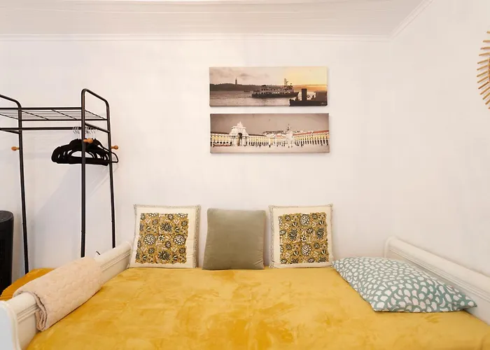 Apartment Lov'alfama, At In *